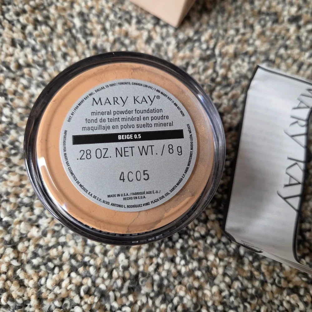 Mary Kay Mineral Powder Foundation Beige 0.5 Loose Powder 0.28 oz 8g NEW